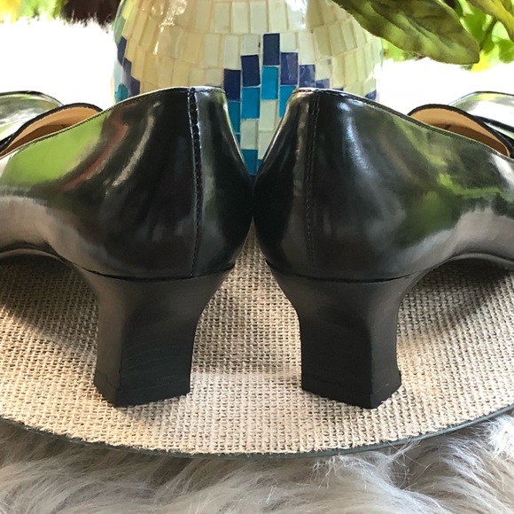 ✨Authentic ✨PRADA BLACK HEELS✨SZ 37.5 (7.5) - Picture 3 of 8
